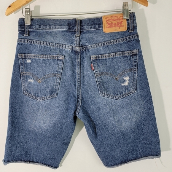 LEVIS 511 Slim Medium Wash Bermuda Denim Short Five Pockets Sz 16 Reg W28 - Picture 6 of 11